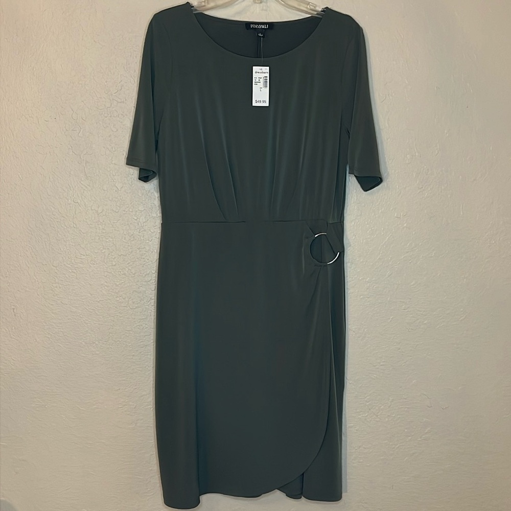 Roz & Ali Short Sleeve Wrap Skirt Dress Olive Green Scoop Neck Elastic Waist